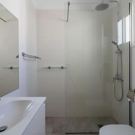 Cozy Nerina At Harbour *