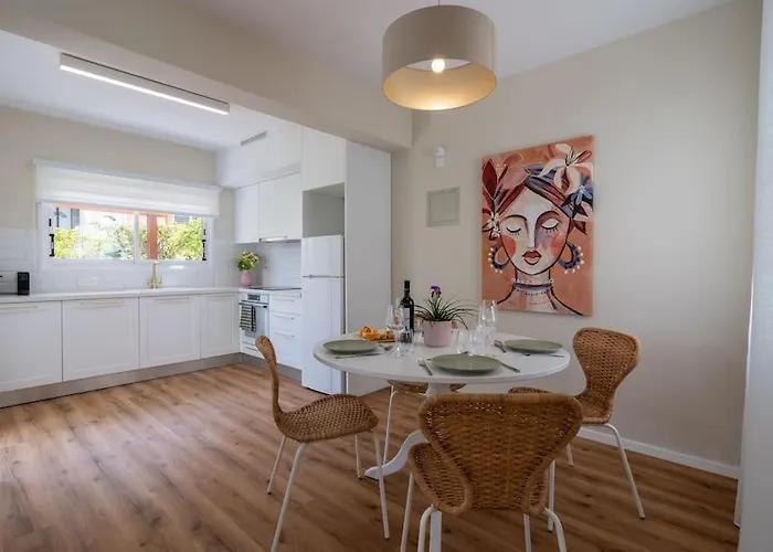 Prázdninový dům Cozy Nerina At Harbour *